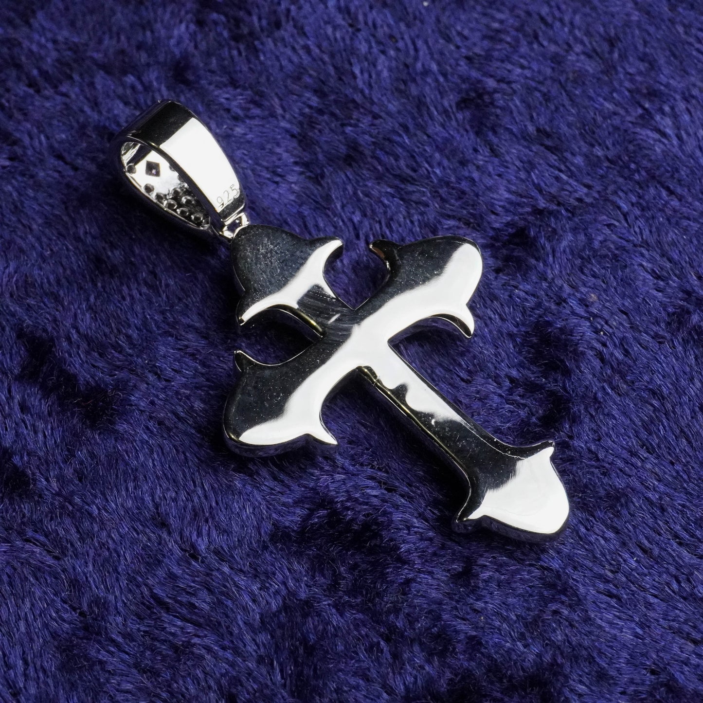 "Cristal Santo" MOISSANITE Pendant