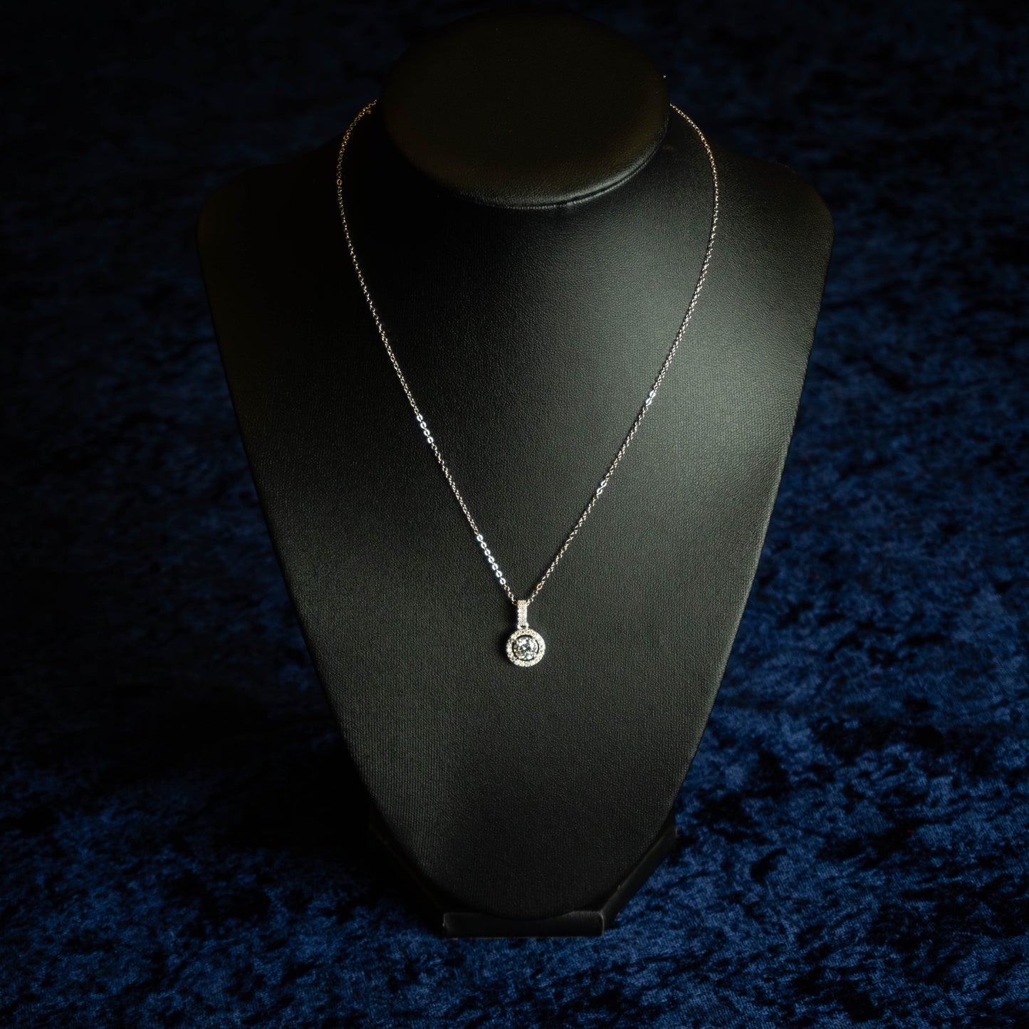 S925 "Beso de Luz" VVS Moissanite Necklace