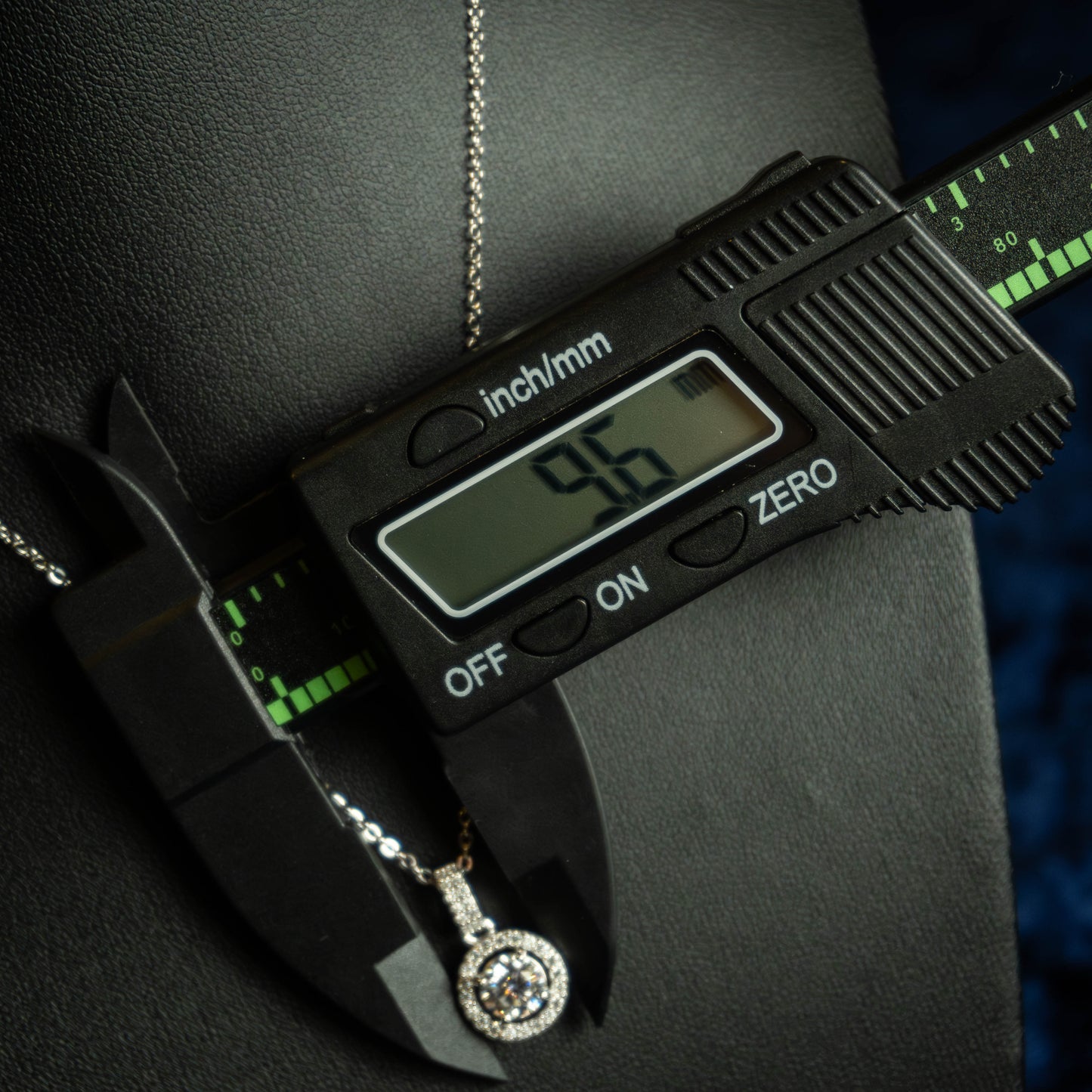 S925 "Beso de Luz" VVS Moissanite Necklace