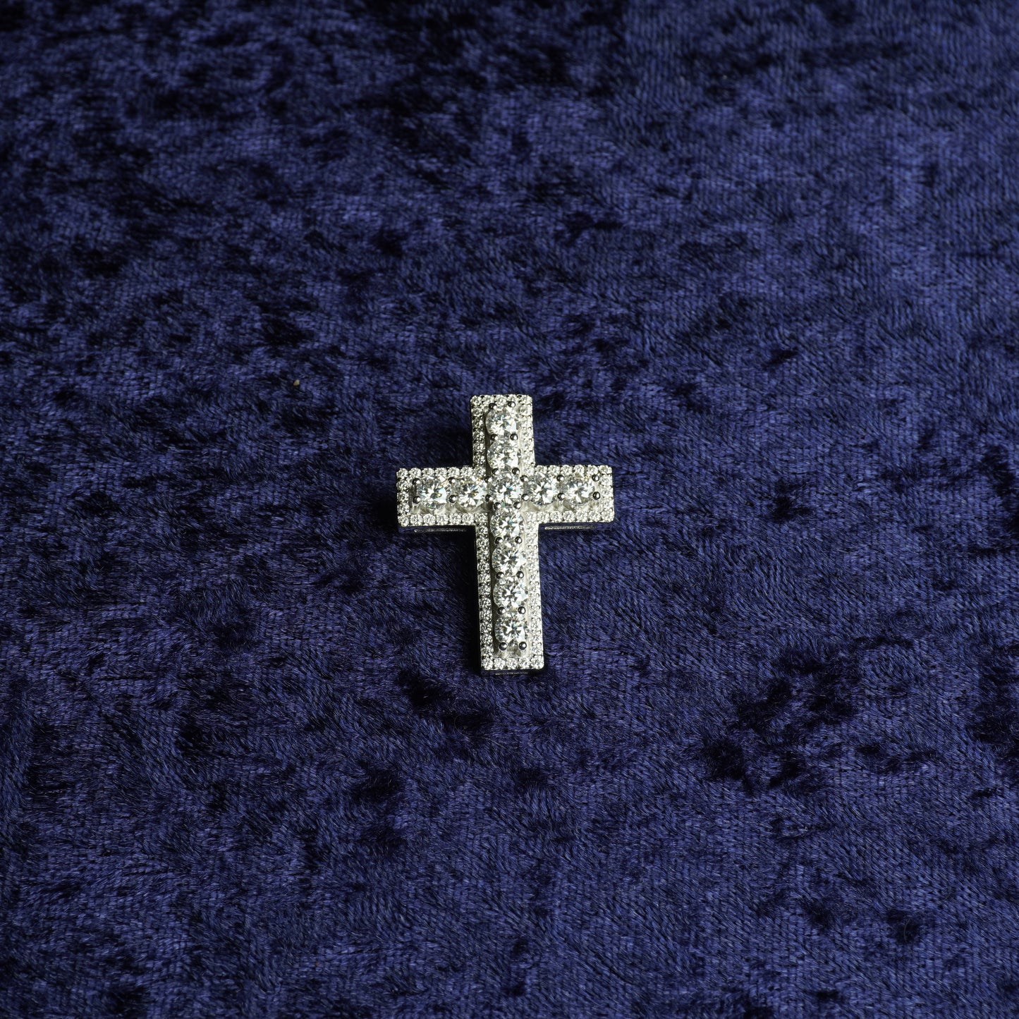 "Dios esta conmigo" Pendant + 3mm Rope Chain