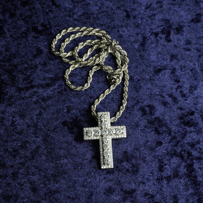 "Dios esta conmigo" Pendant + 3mm Rope Chain