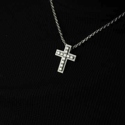 "Dios esta conmigo" Pendant + 3mm Rope Chain