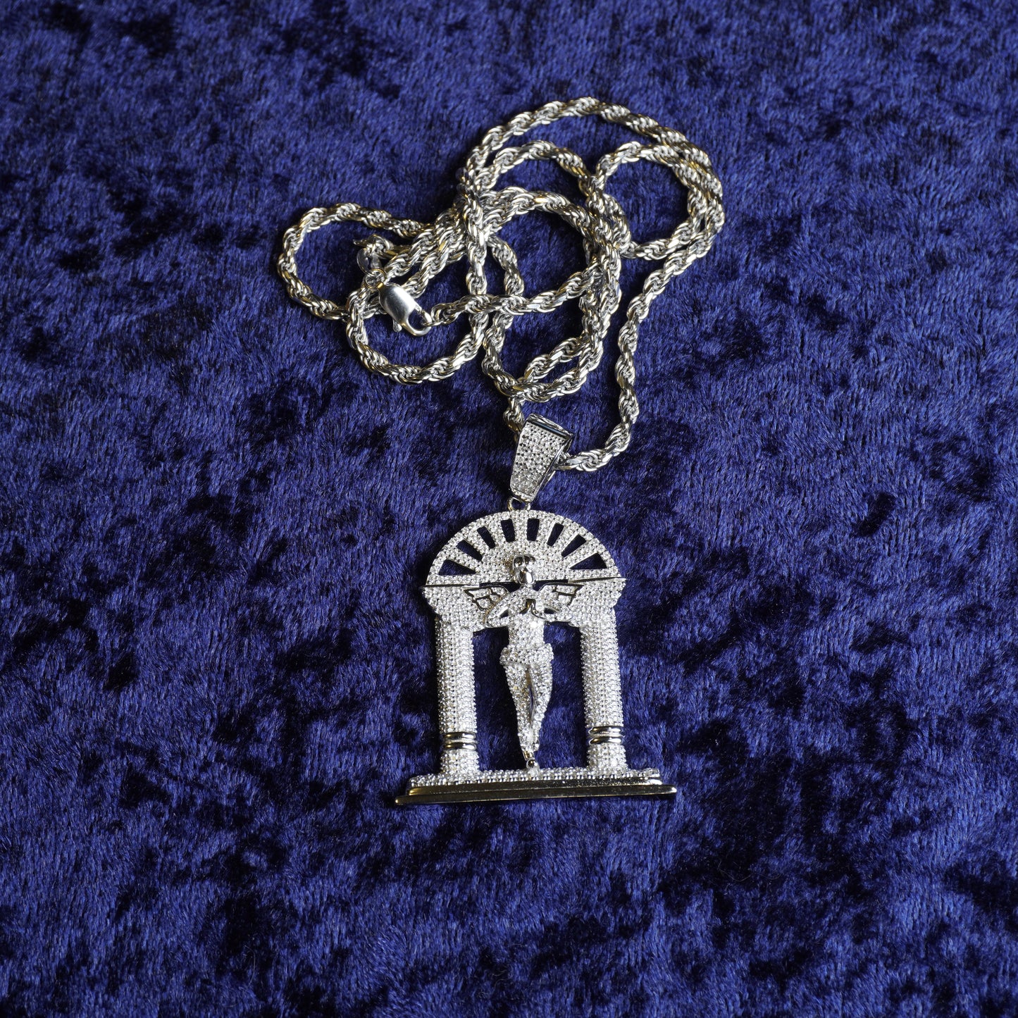 S925 "Angel de Luz" VVS Moissanite With 22" Rope Chain