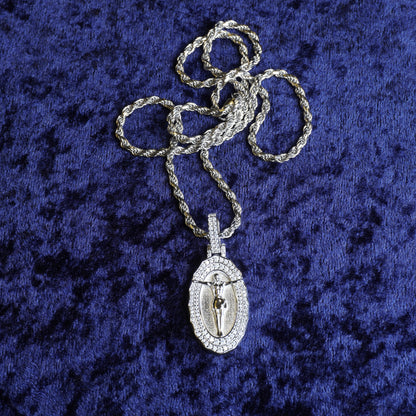 S925 "Divine Cristo Oval Medallion" VVS Moissanite With 22" Rope Chain