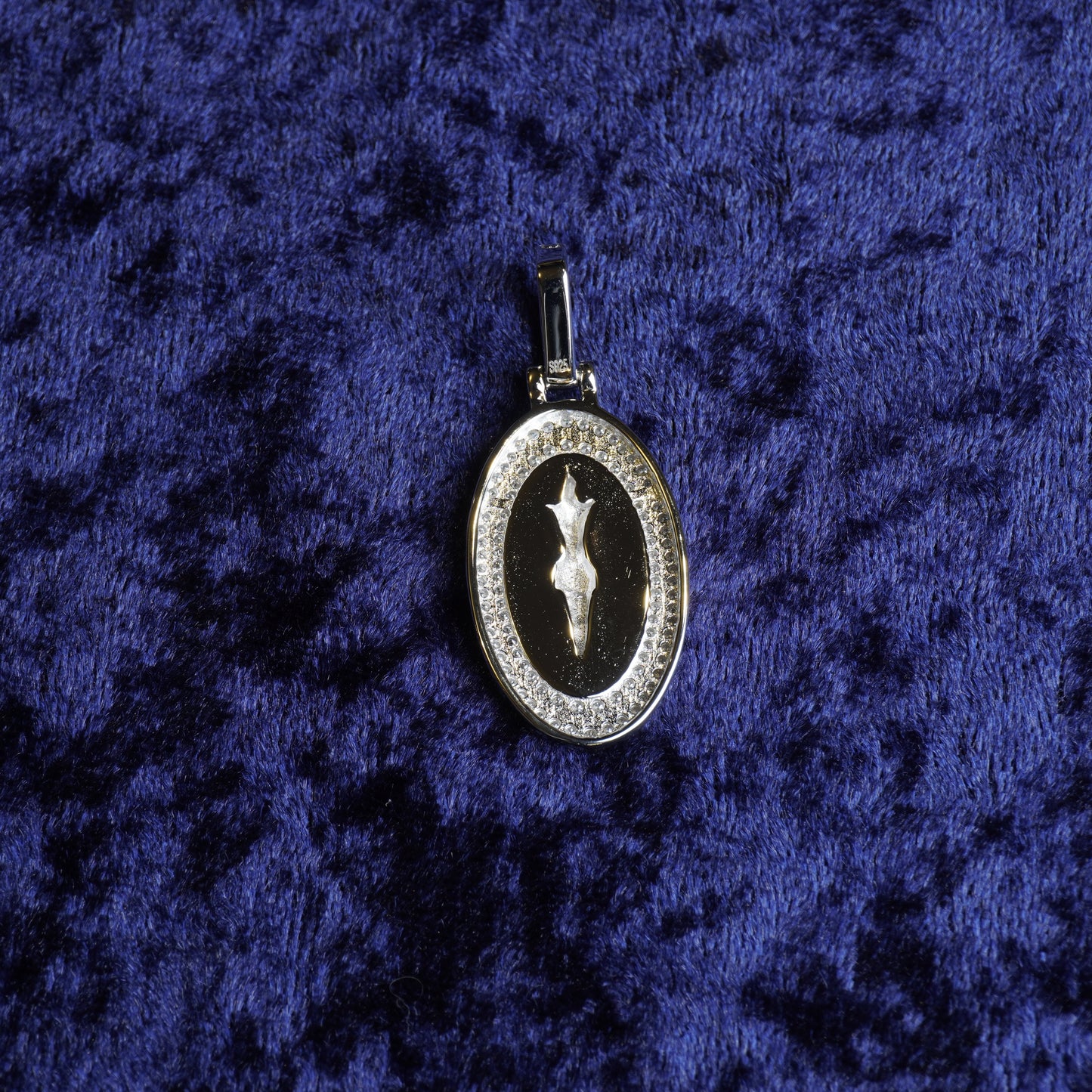 S925 "Divine Cristo Oval Medallion" VVS Moissanite Pendant