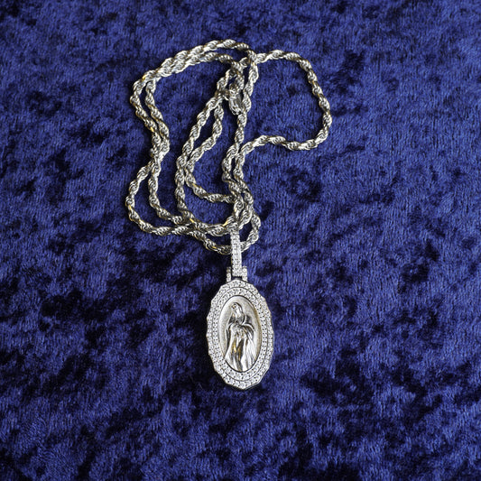 S925 "La Virgen de Guadalupe Medallion" VVS Moissanite With 22" Rope Chain