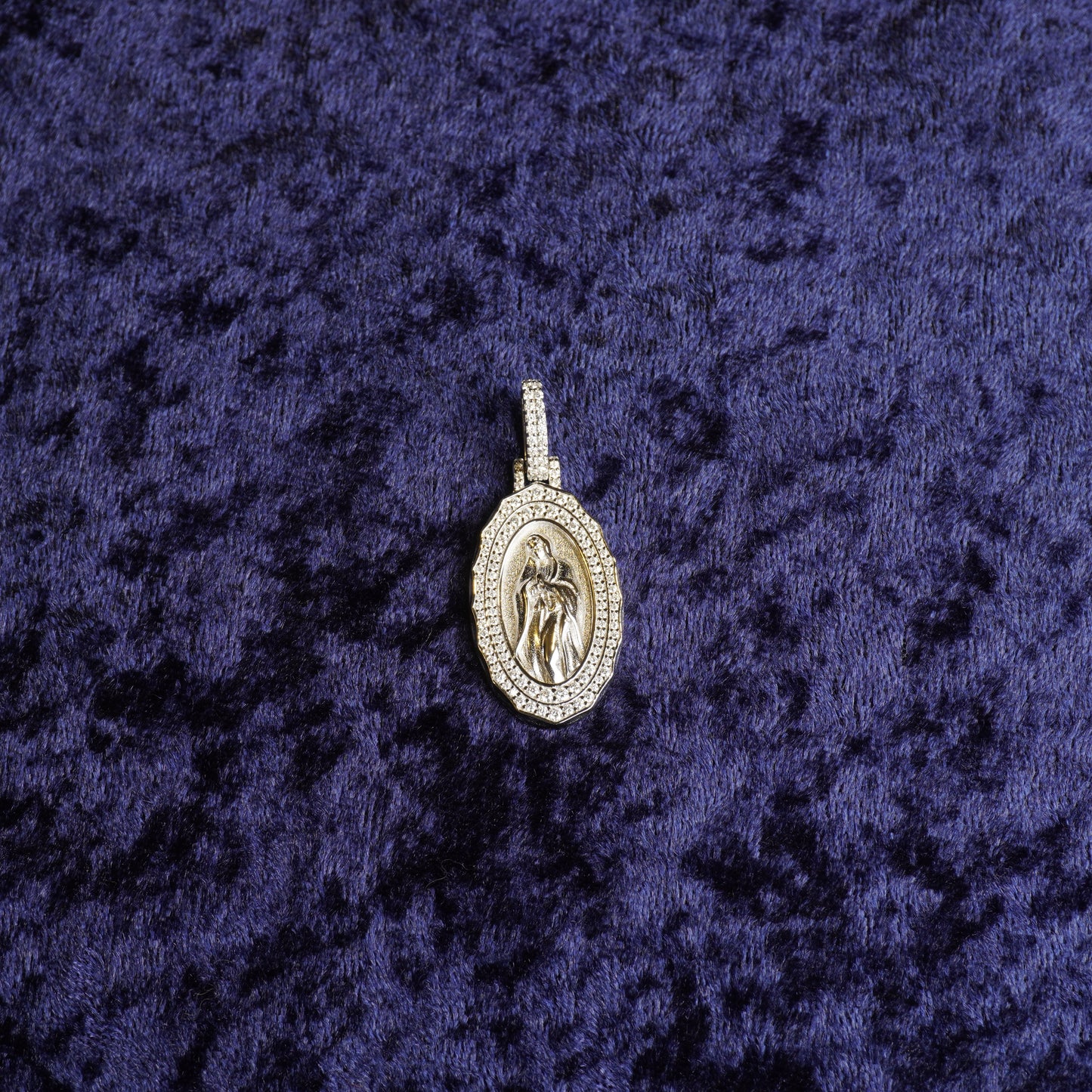 S925 "La Virgen de Guadalupe Medallion" VVS Moissanite With 22" Rope Chain