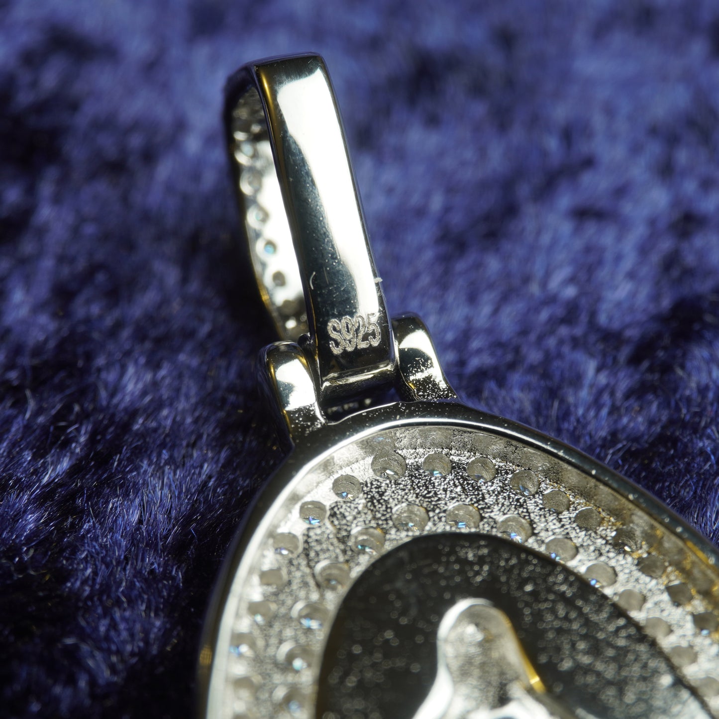 S925 "La Virgen de Guadalupe Medallion" VVS Moissanite With 22" Rope Chain